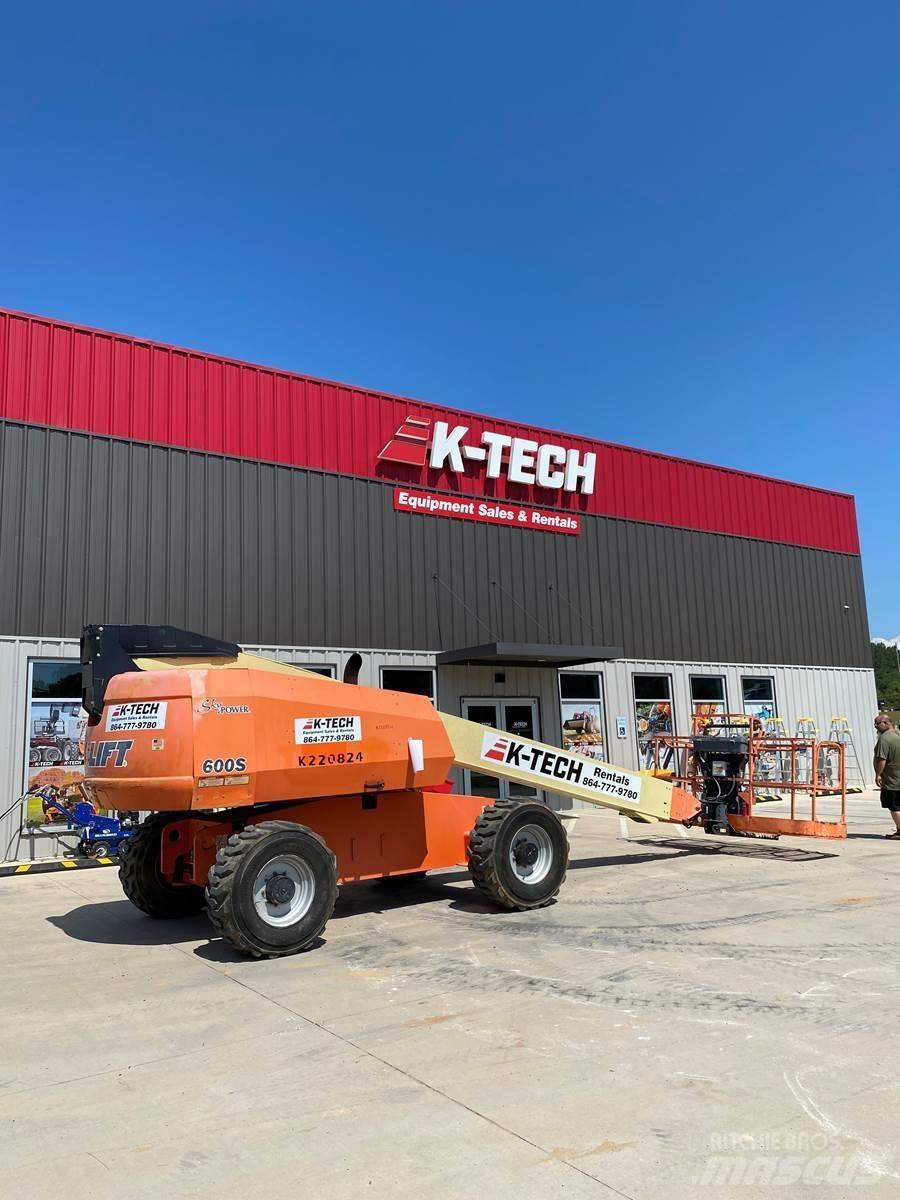JLG 600S ブームリフト　直伸型