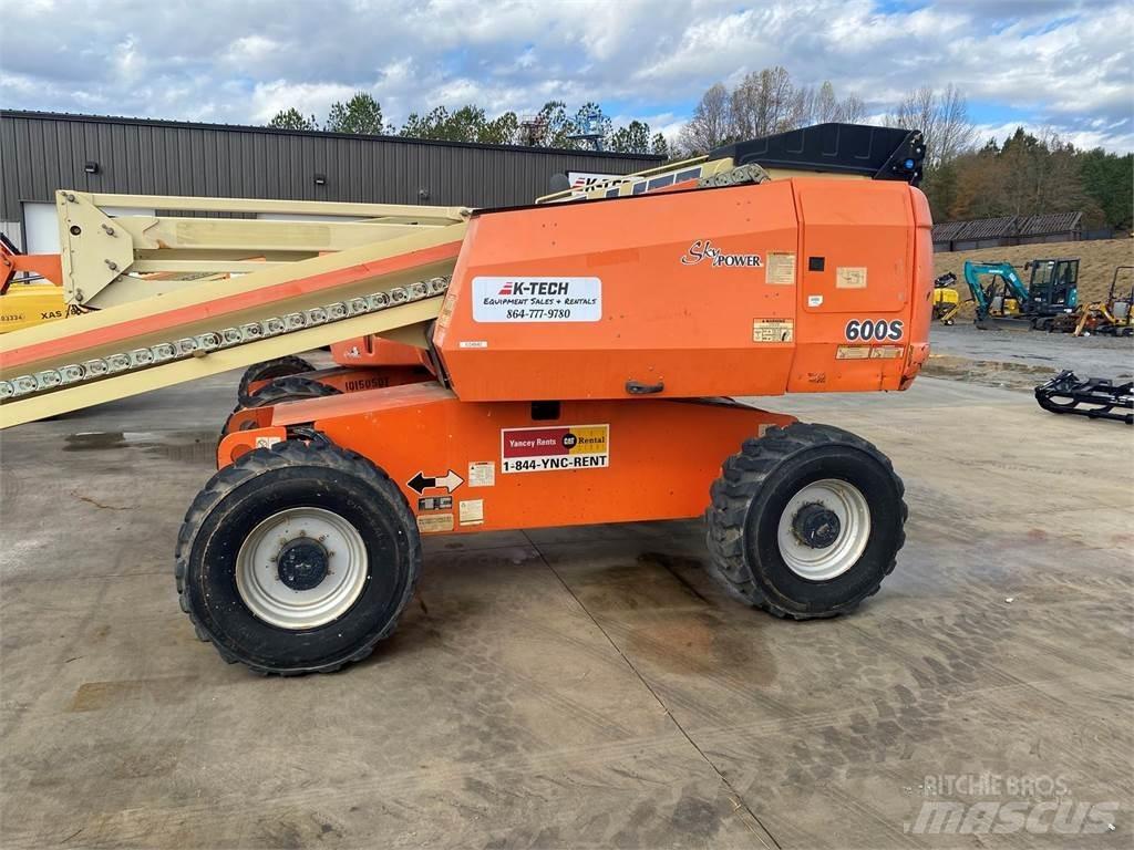 JLG 600S ブームリフト　直伸型