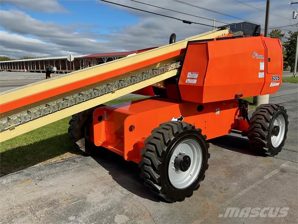JLG 600S ブームリフト　直伸型