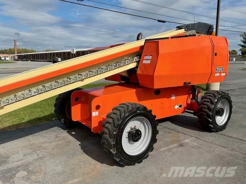 JLG 600S ブームリフト　直伸型