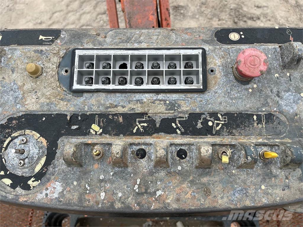 JLG 660SJ その他リフトとプラットフォーム