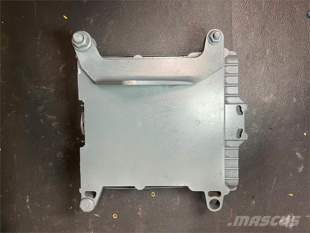 Mack E7 電子機器