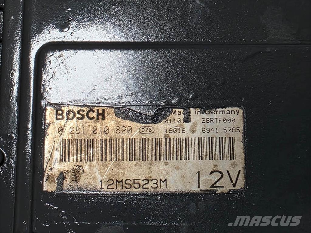 Mack E7 電子機器