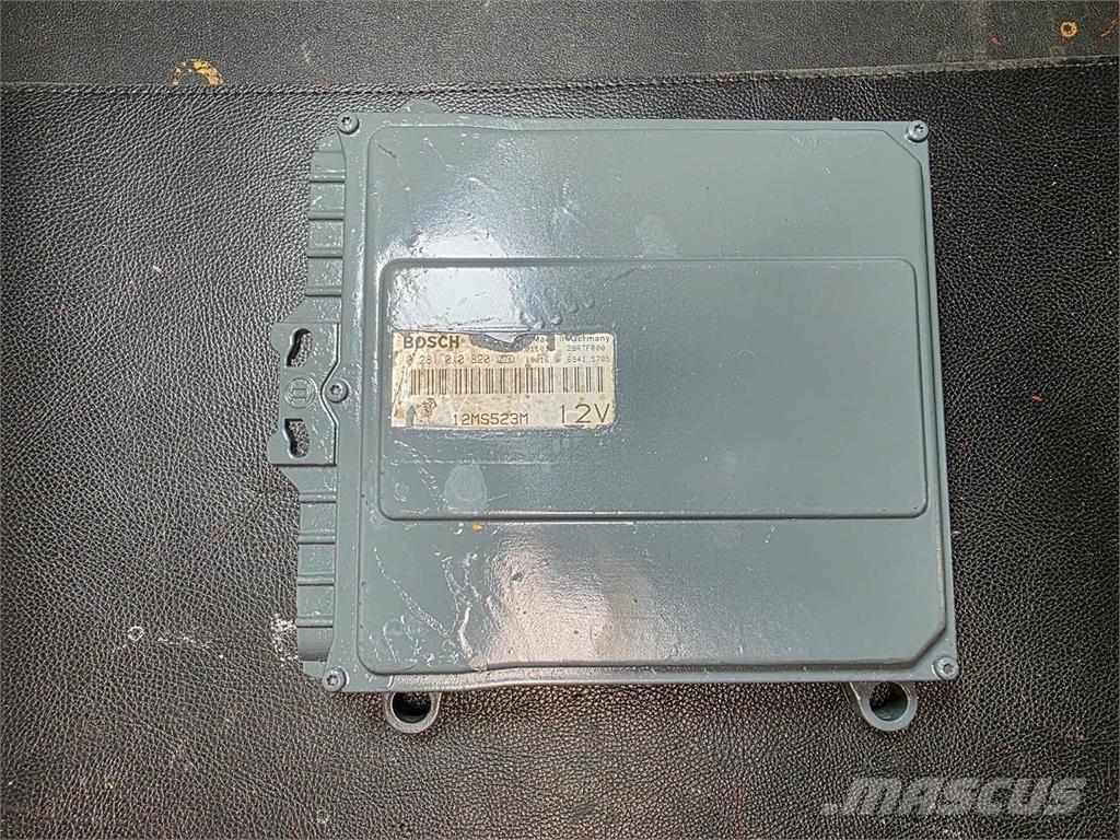 Mack E7 電子機器