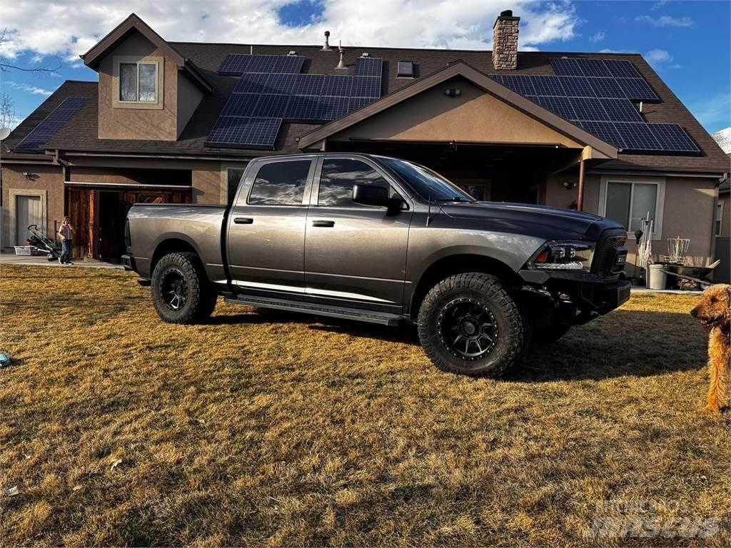 RAM 1500 ピックアップ／ドロップサイド