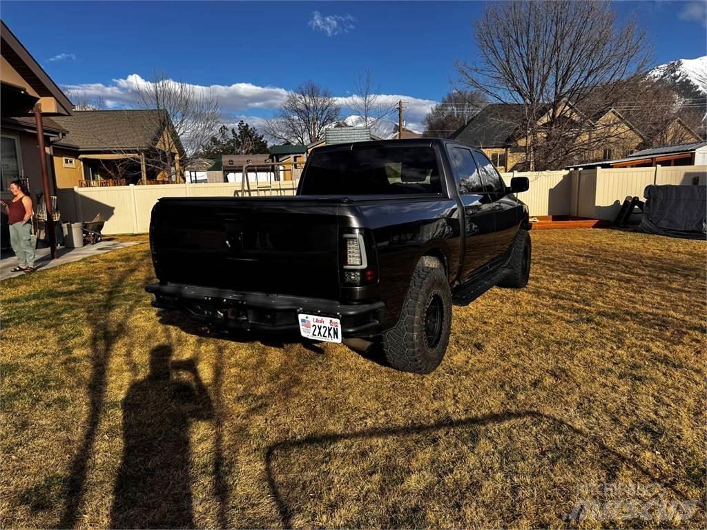 RAM 1500 ピックアップ／ドロップサイド