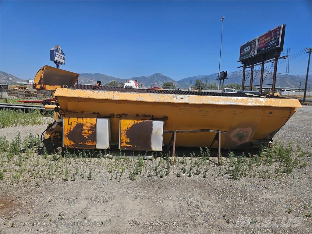 Swenson  砂と塩撒き専用車