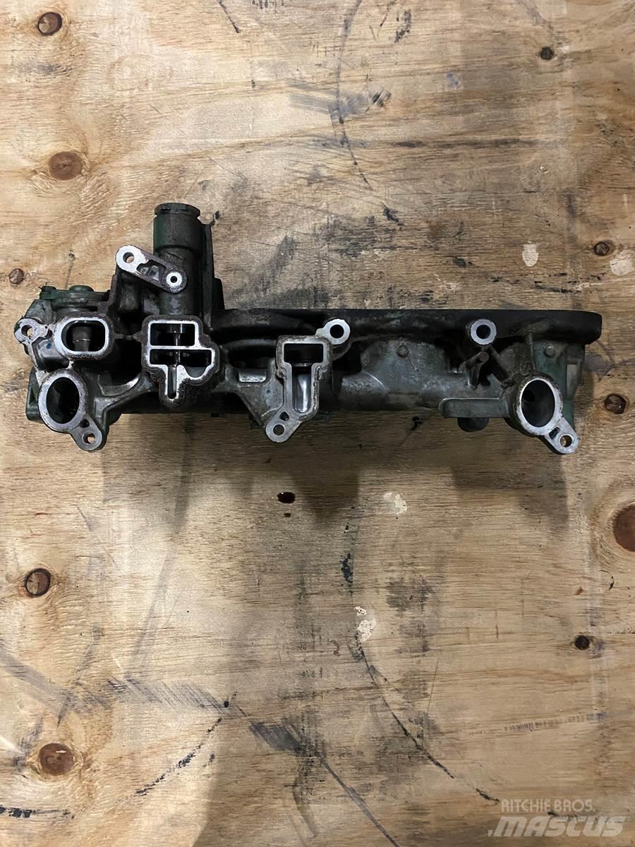 Volvo  エンジン