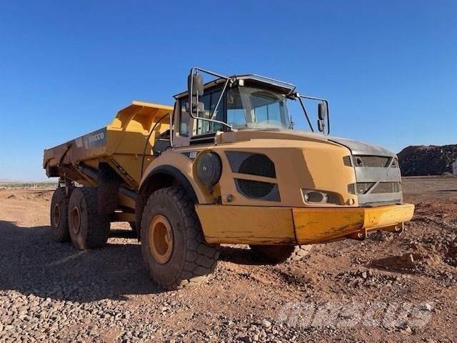Volvo A35F アーティキュレート式ダンプトラック