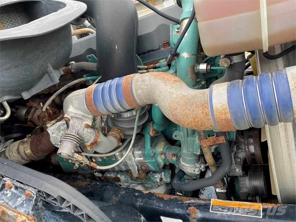 Volvo D13 エンジン