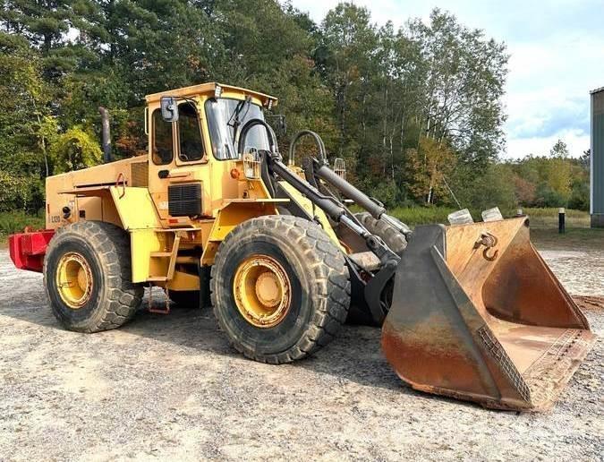 Volvo L120 ホイールローダー・タイヤショベル