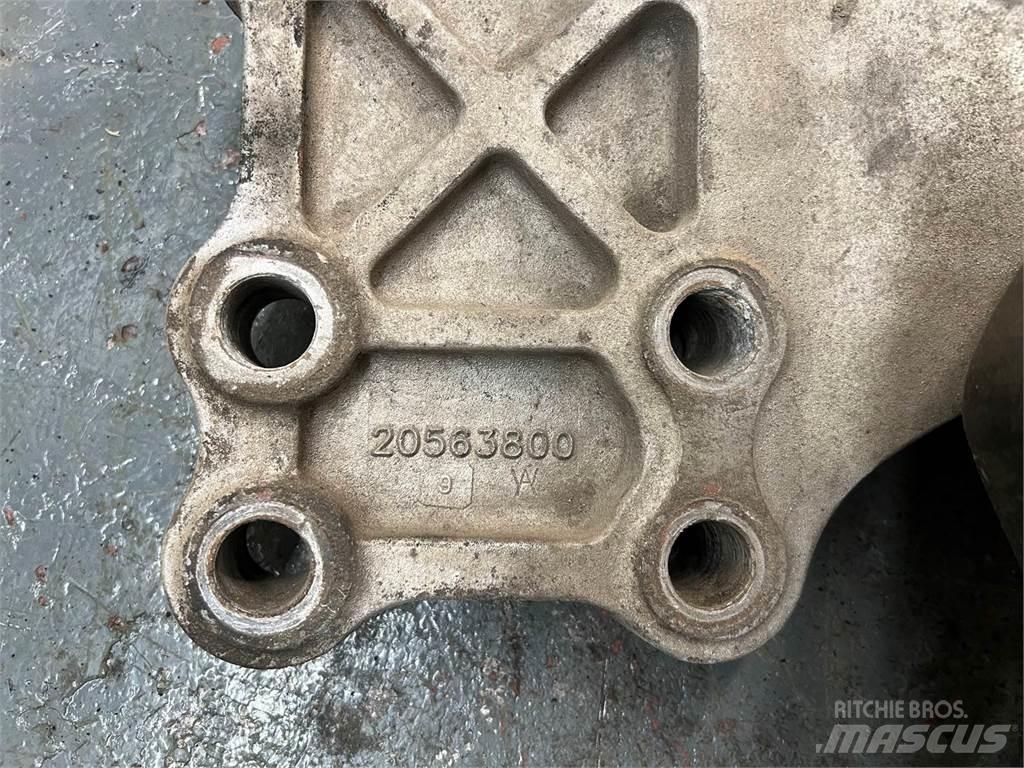 Volvo Mack エンジン