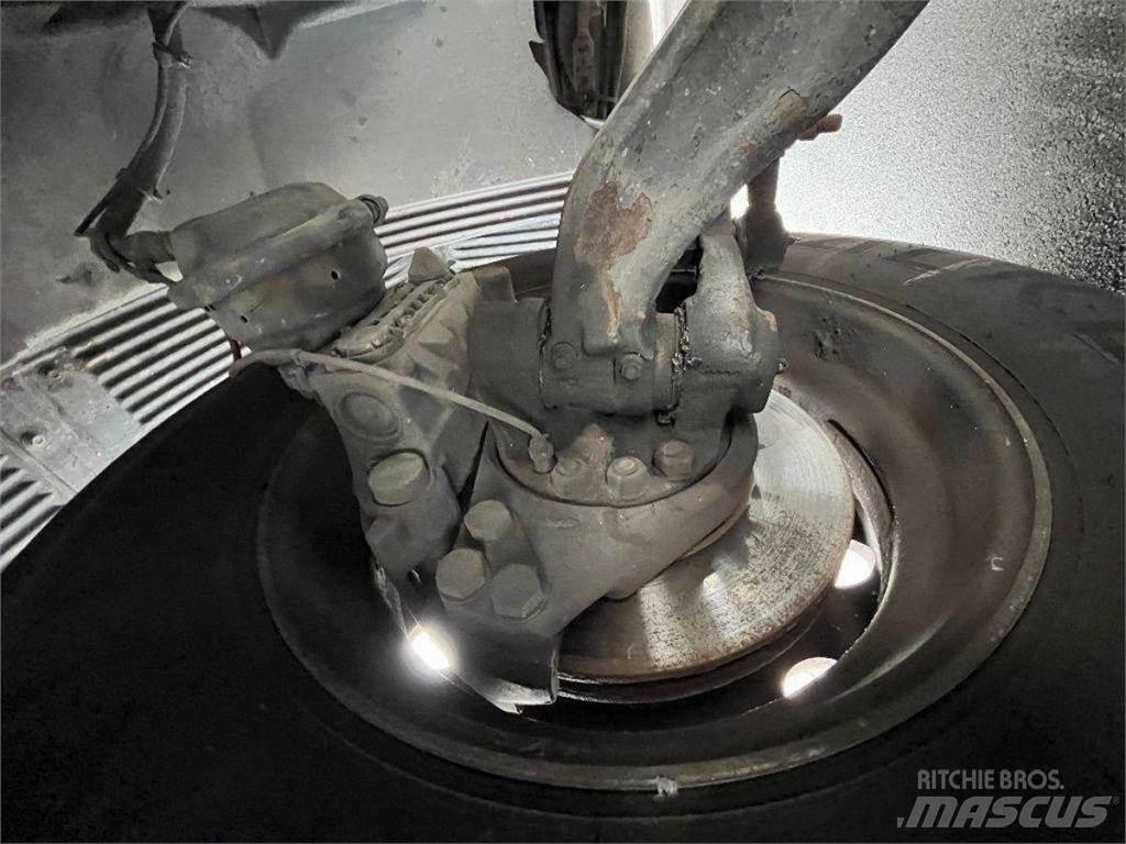 Volvo VNL アクスル