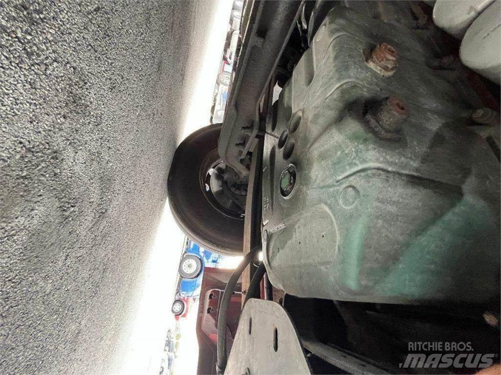Volvo VNL アクスル