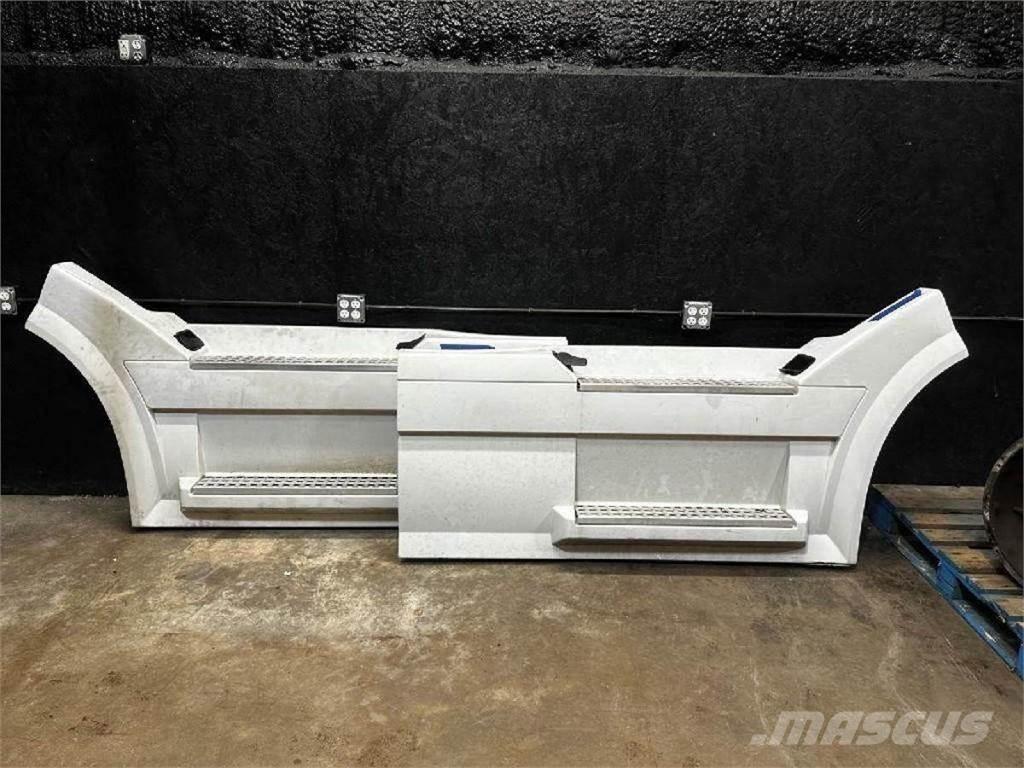 Volvo VNL 建設機械 -　その他