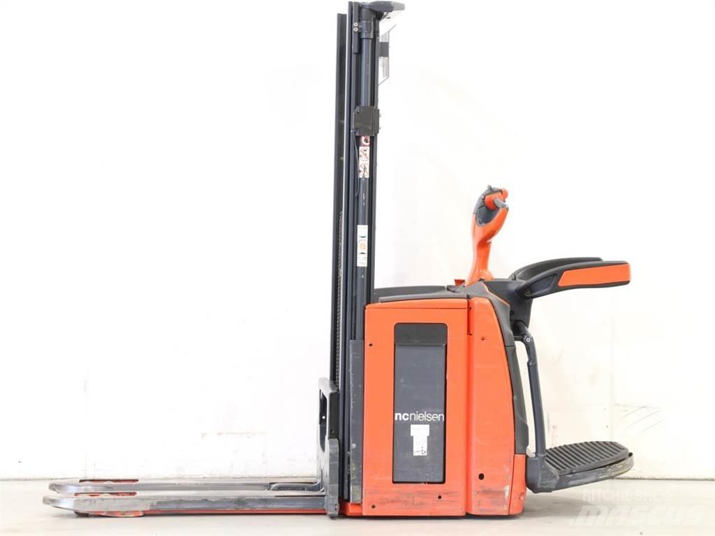 Linde D12AP/1173-01 ウォーキンフォークリフト