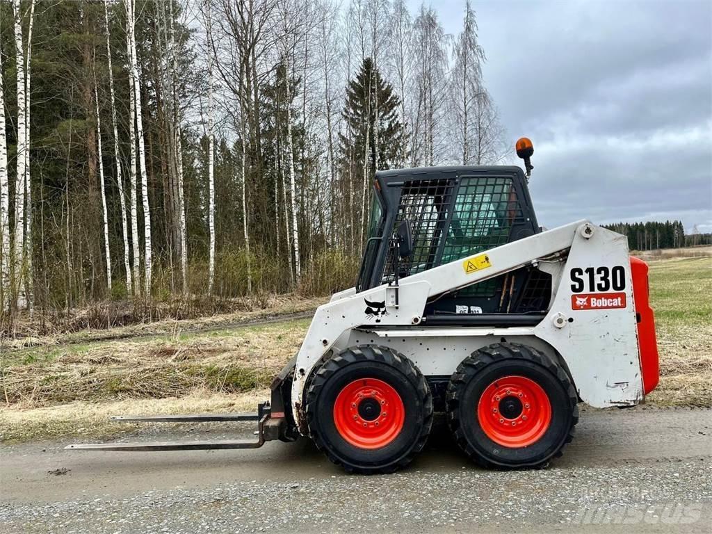 Bobcat S130 スキッドステアローダー