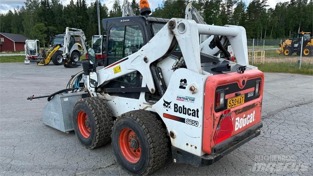Bobcat S650 スキッドステアローダー