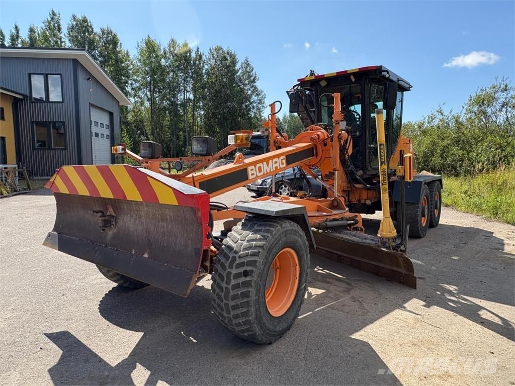 Bomag BG 110 TA モーターグレーダー