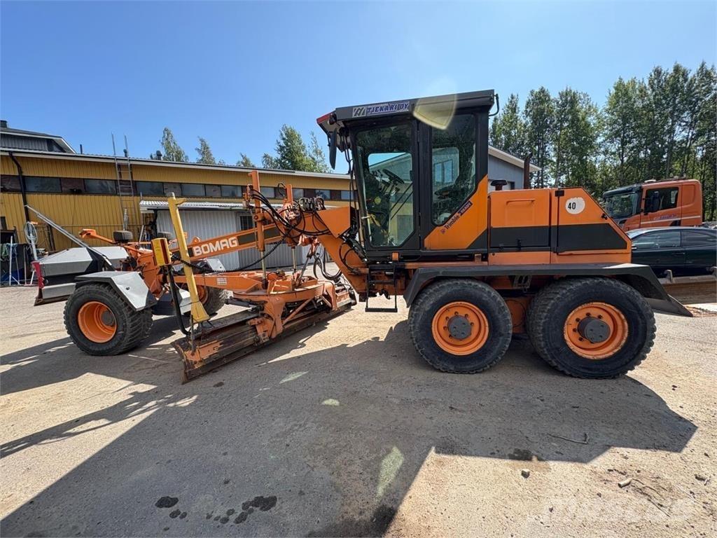Bomag BG 110 TA モーターグレーダー