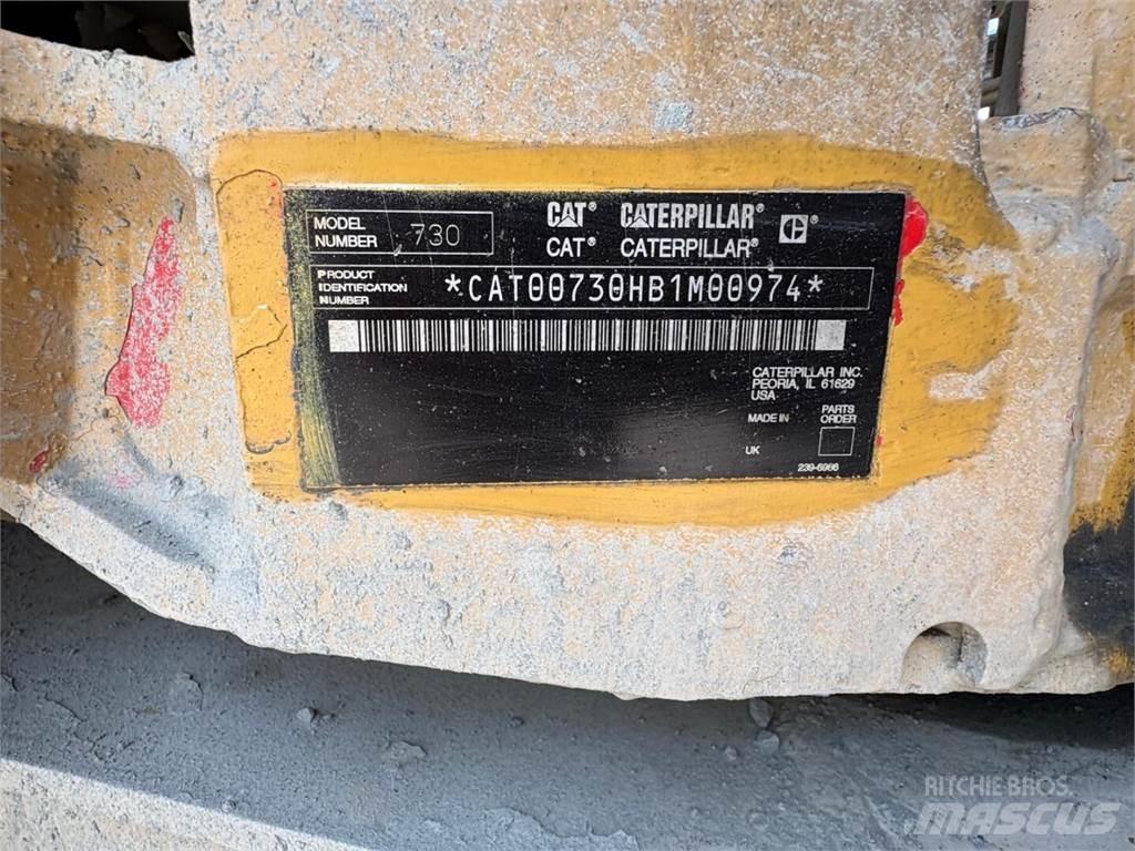 CAT 730 アーティキュレート式ダンプトラック