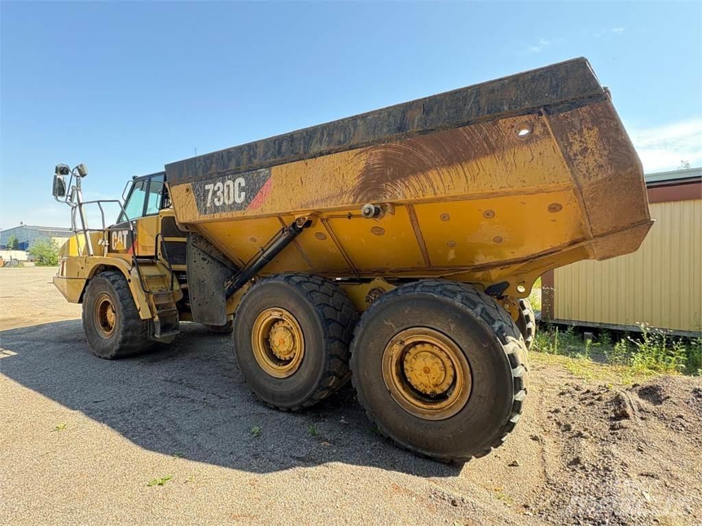 CAT 730 C アーティキュレート式ダンプトラック