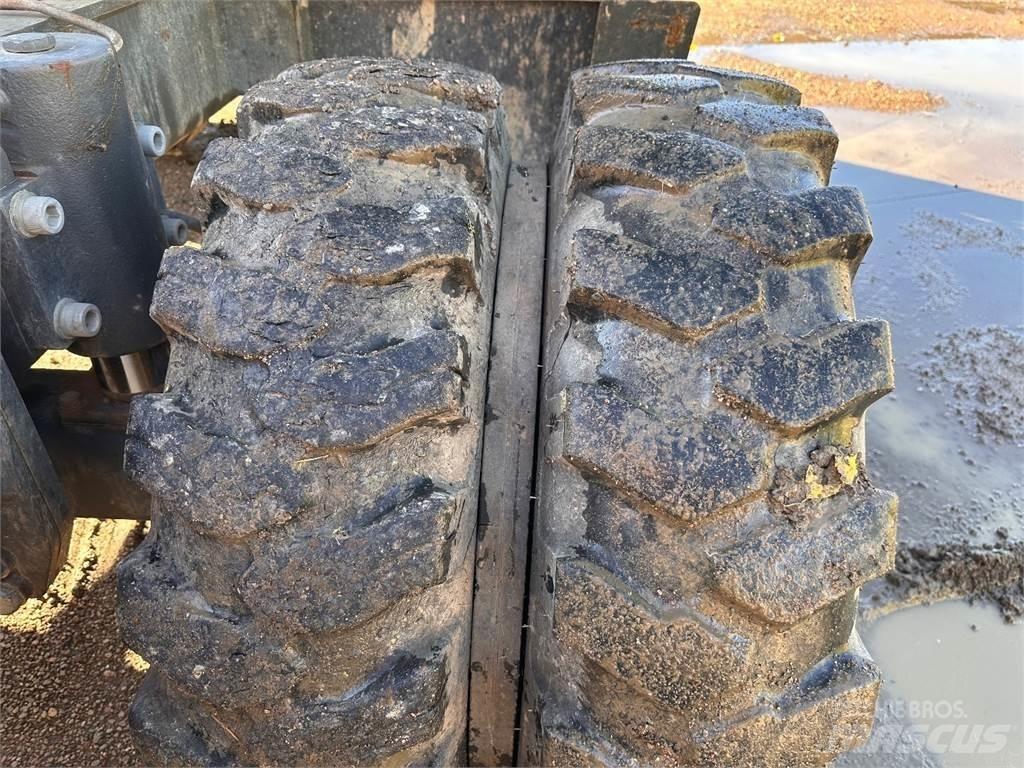Doosan DX170W-5 ホイール式油圧ショベル（パワーショベル・ユンボ・バックホー）