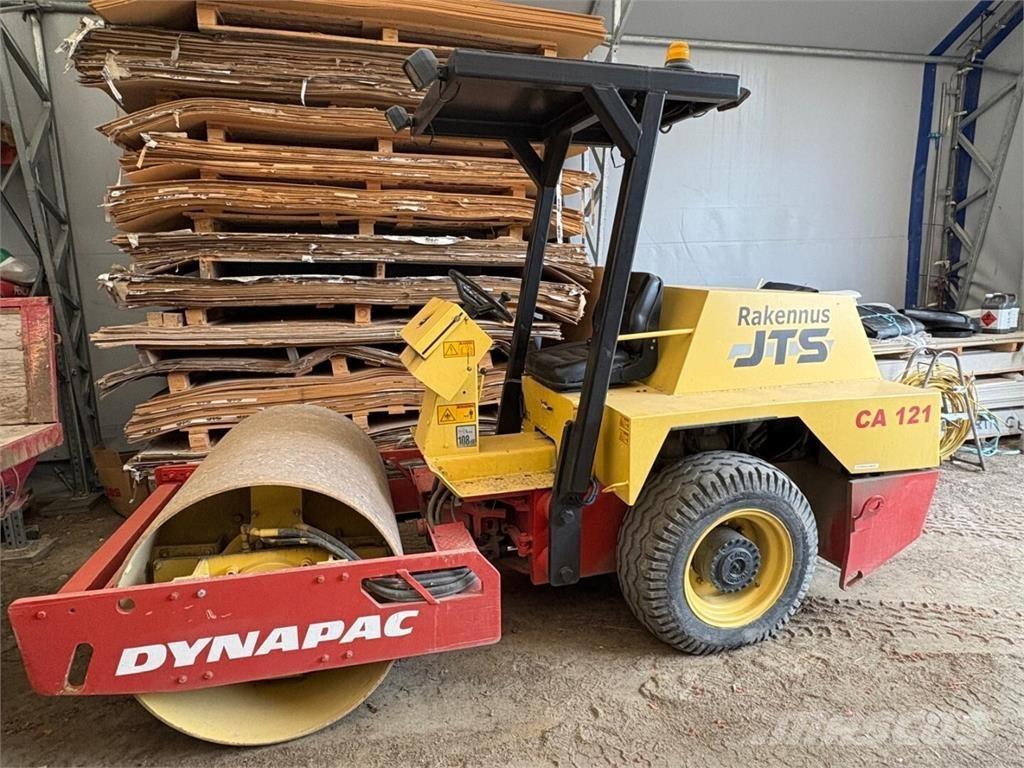 Dynapac CA 121 D 建設機械 -　その他