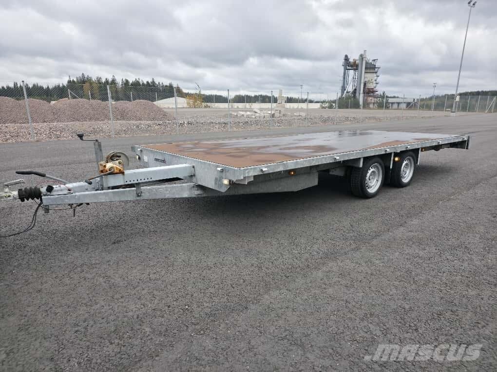 Eduard P4 3000kg フラットベッド／ドロップサイドトレーラー
