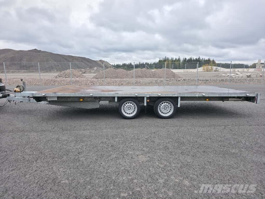 Eduard P4 3000kg フラットベッド／ドロップサイドトレーラー