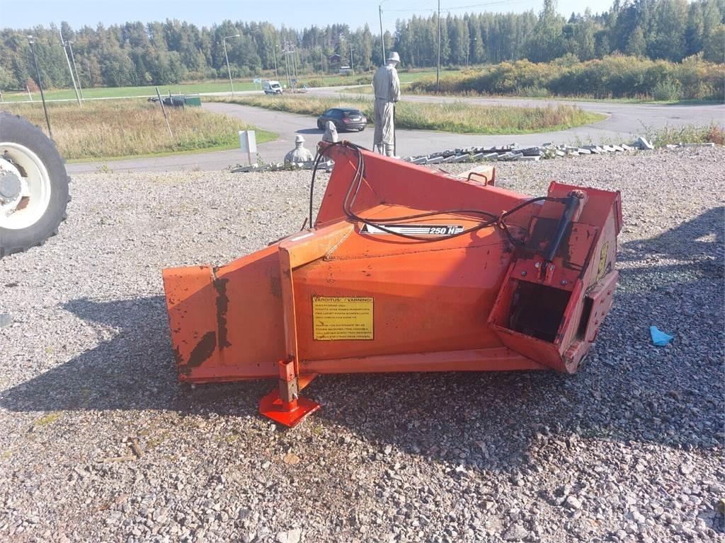 Esko 251 その他道路と除雪の機械