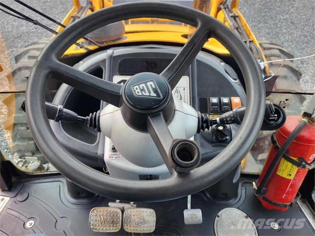 JCB 4CN バックホーローダー