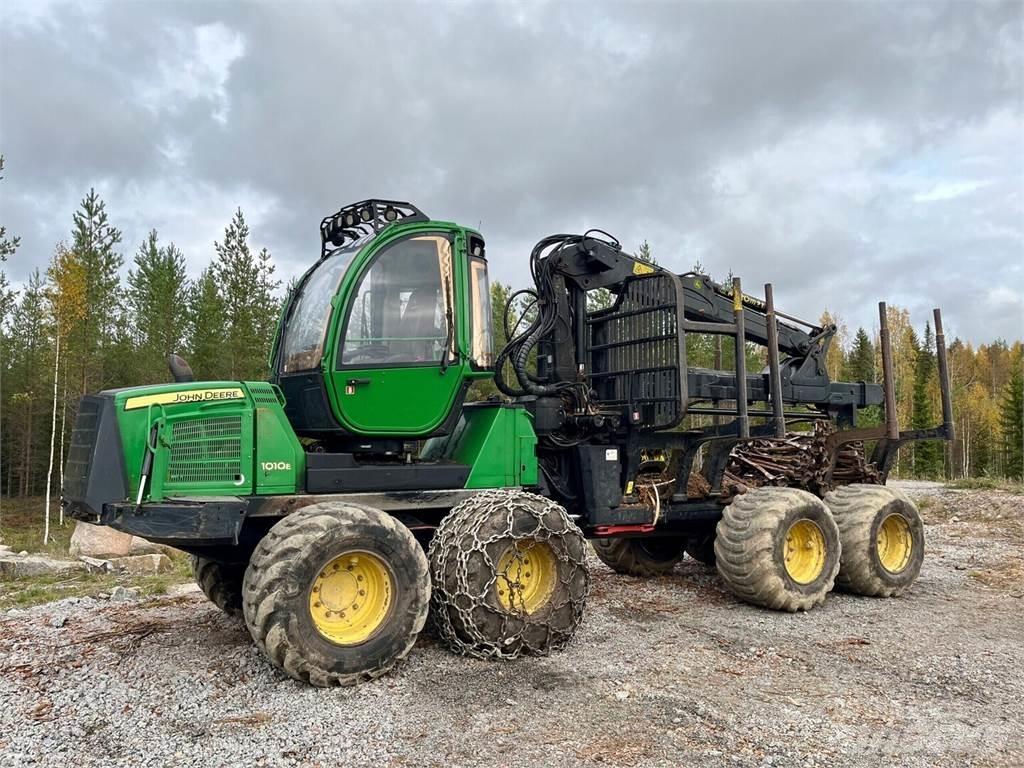 John Deere 1010E フォワーダー