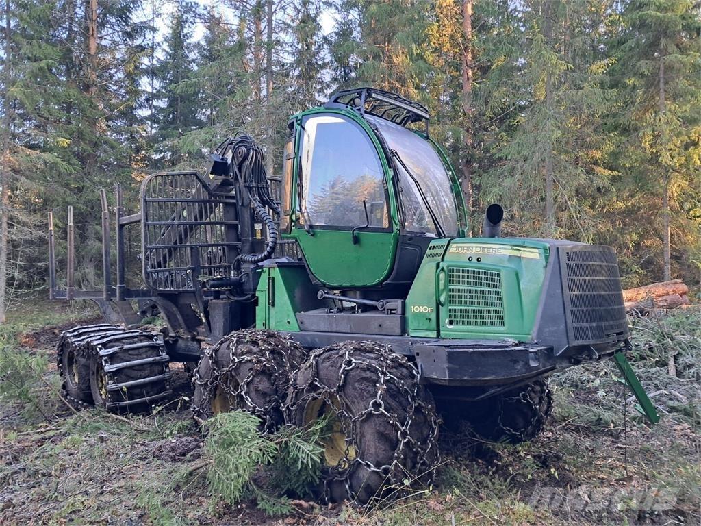 John Deere 1010e フォワーダー