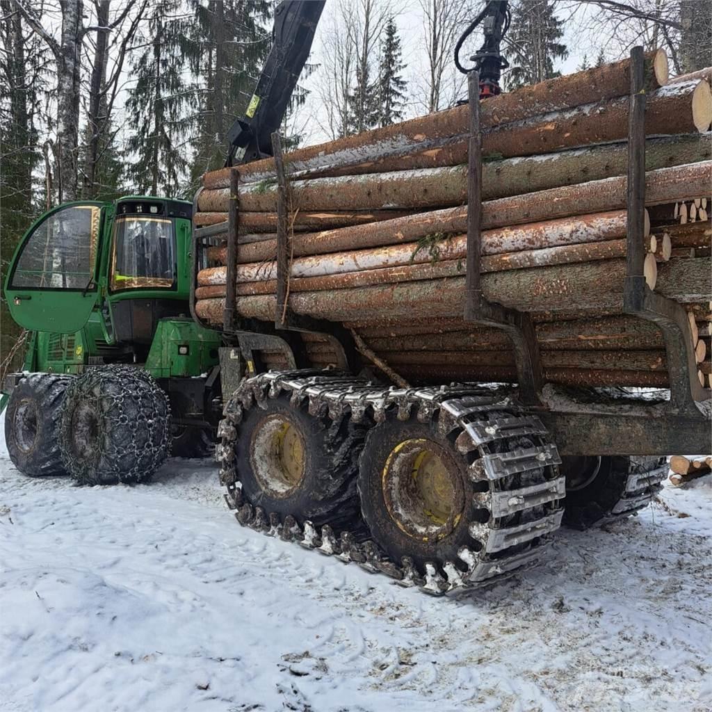 John Deere 1110E フォワーダー