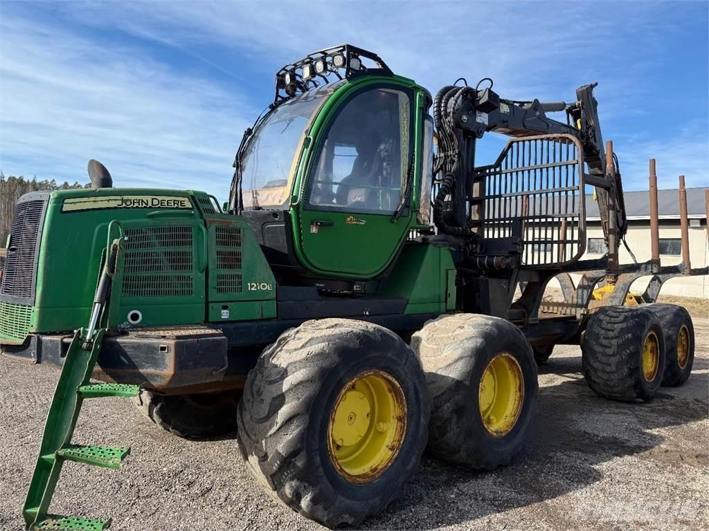 John Deere 1210E フォワーダー