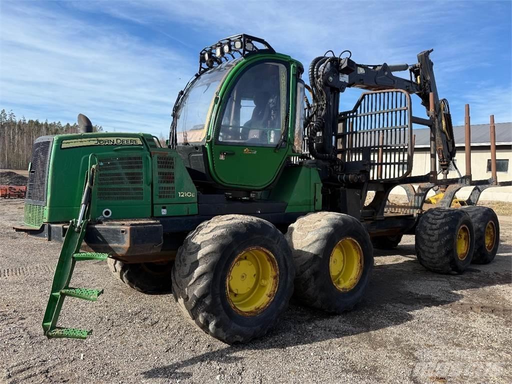 John Deere 1210E フォワーダー