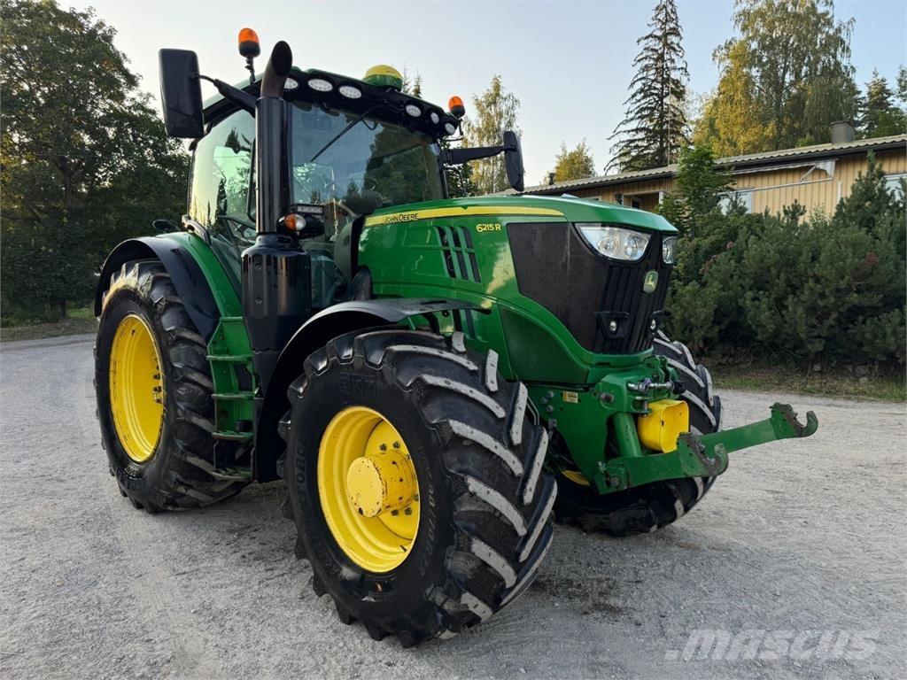 John Deere 6215R トラクター