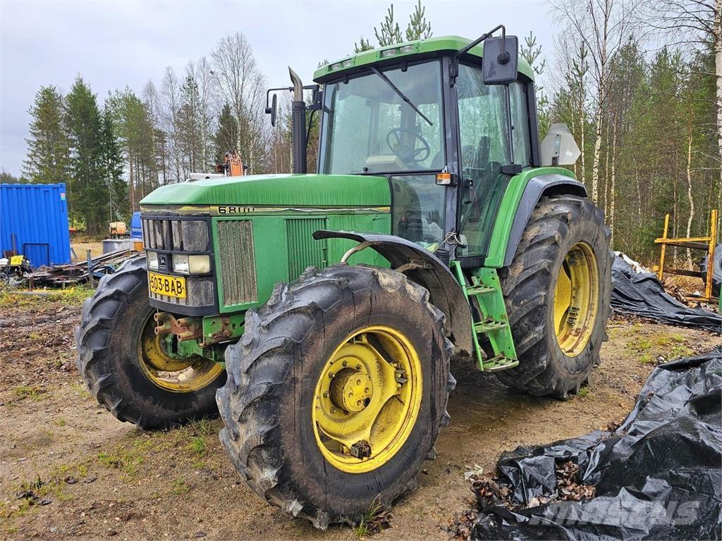 John Deere 6800 トラクター