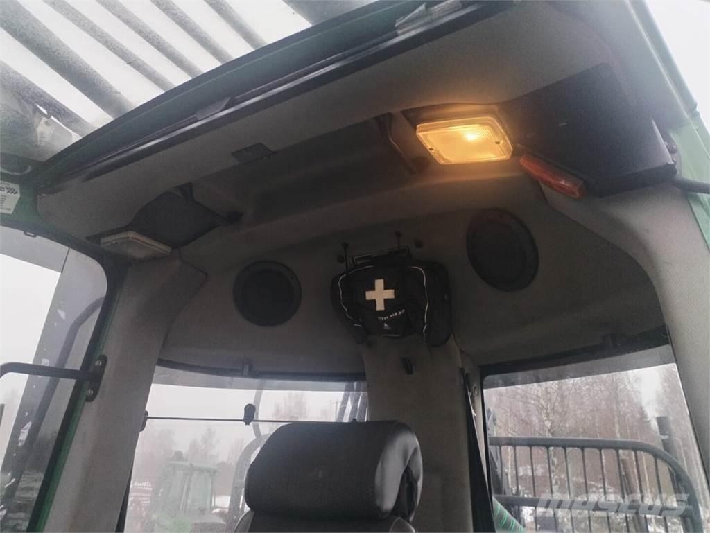 John Deere 810 E フォワーダー