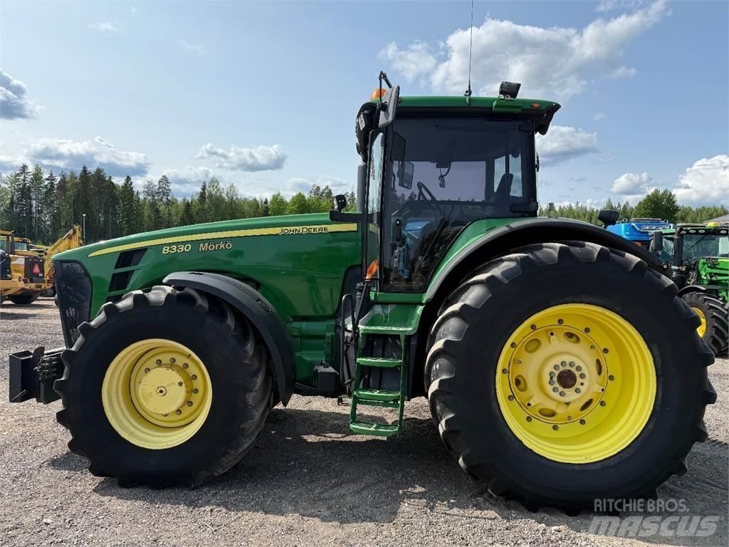 John Deere 8330 トラクター