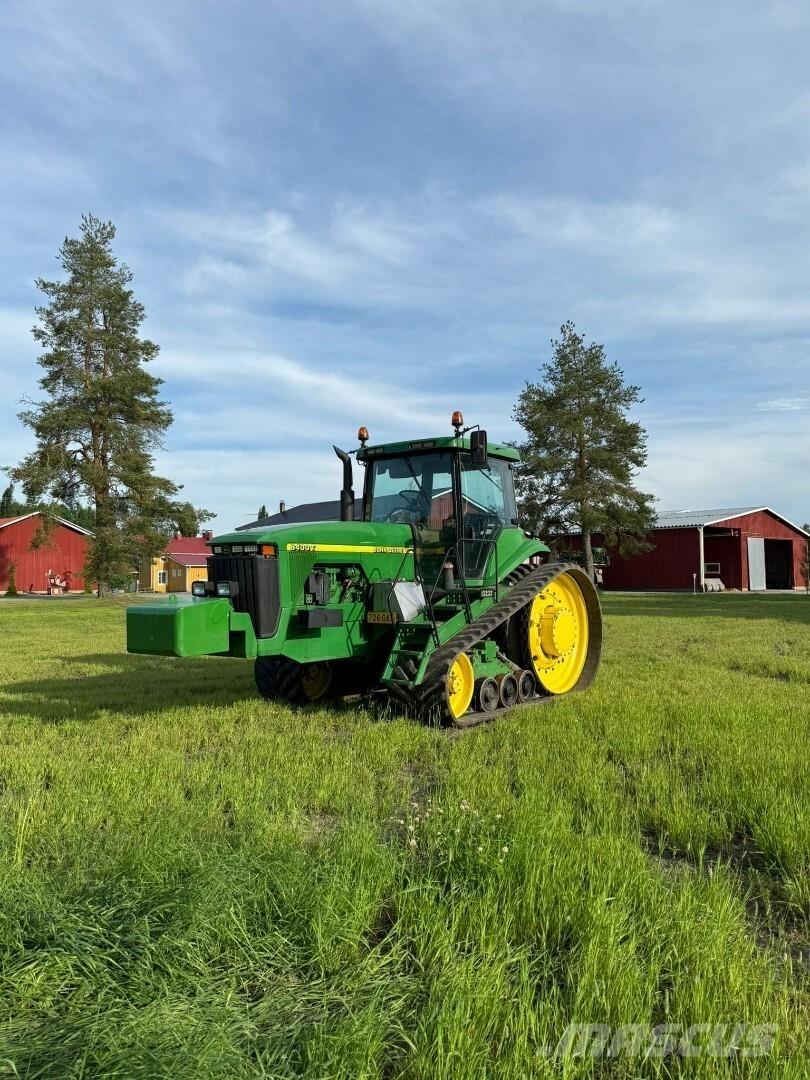 John Deere 8400T トラクター