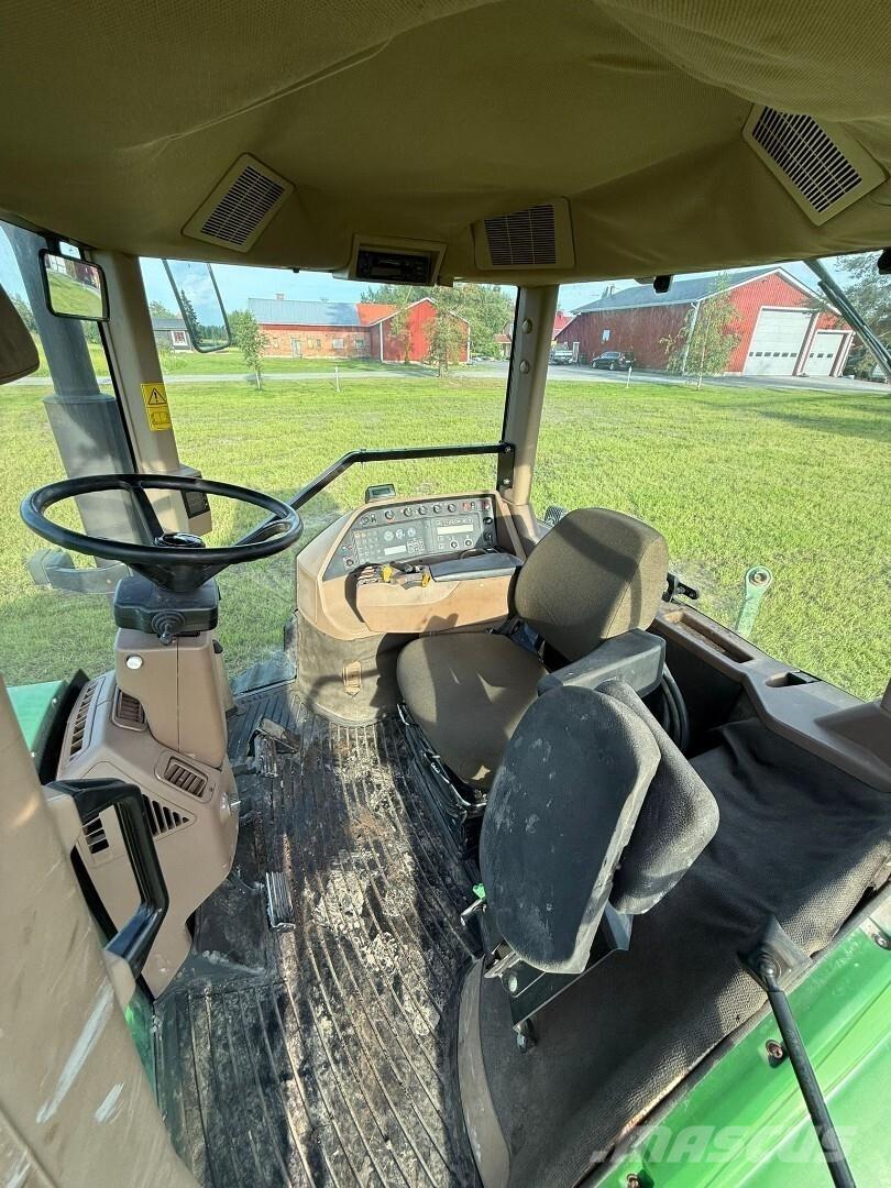 John Deere 8400T トラクター