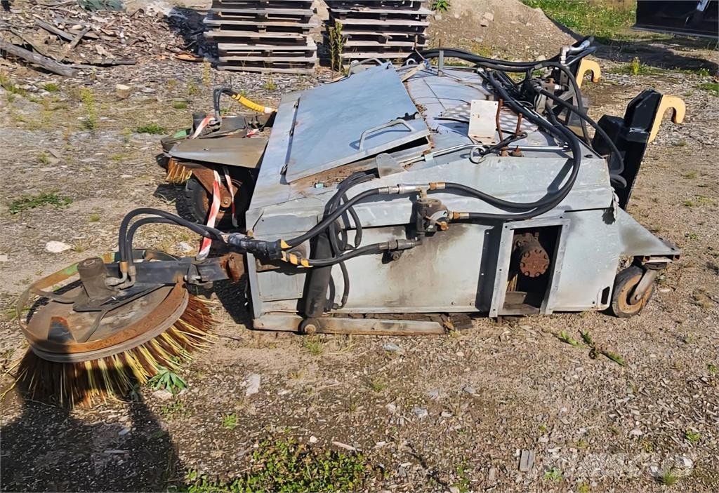  Keräävä harja 路面清掃機