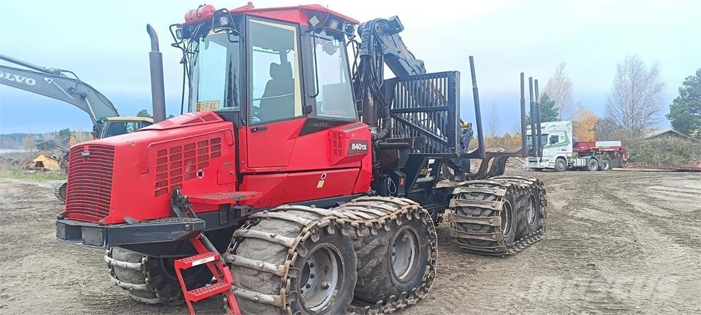 Komatsu 840 TX フォワーダー