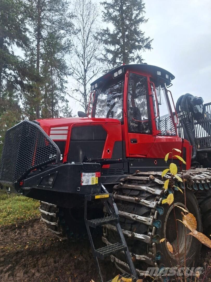 Komatsu 895 フォワーダー