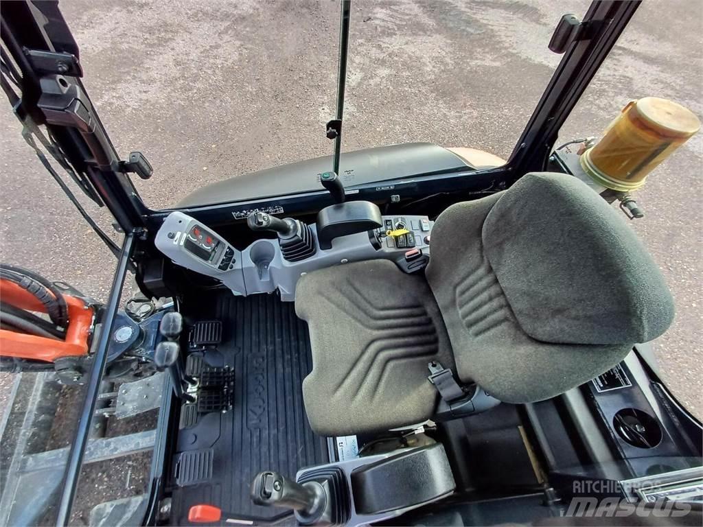 Kubota KX 030-4 ミニ油圧ショベル 7t以下（ミニユンボ・ミニディガー）