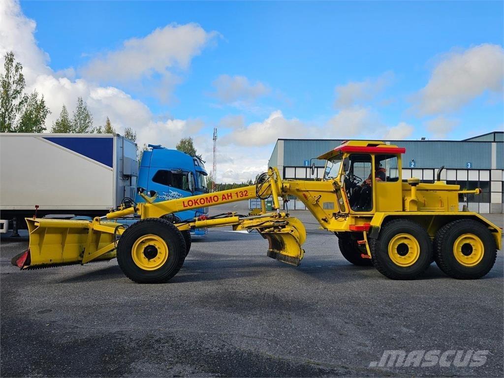 Lokomo AH 132 C モーターグレーダー