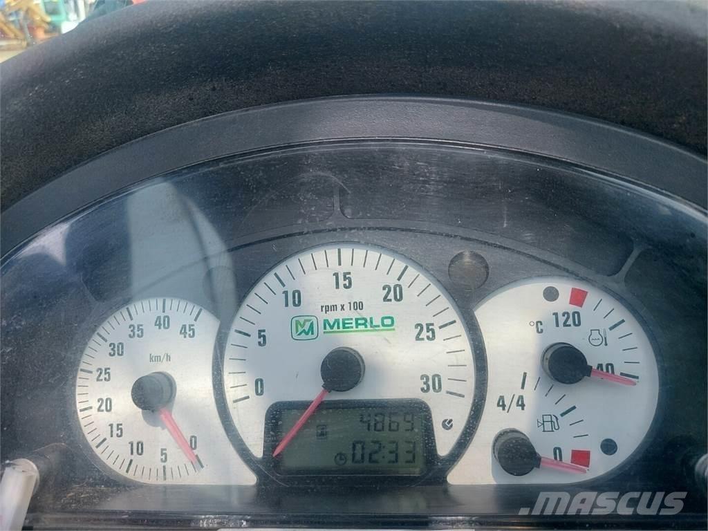 Merlo P40.17 テレスコーピックハンドラー
