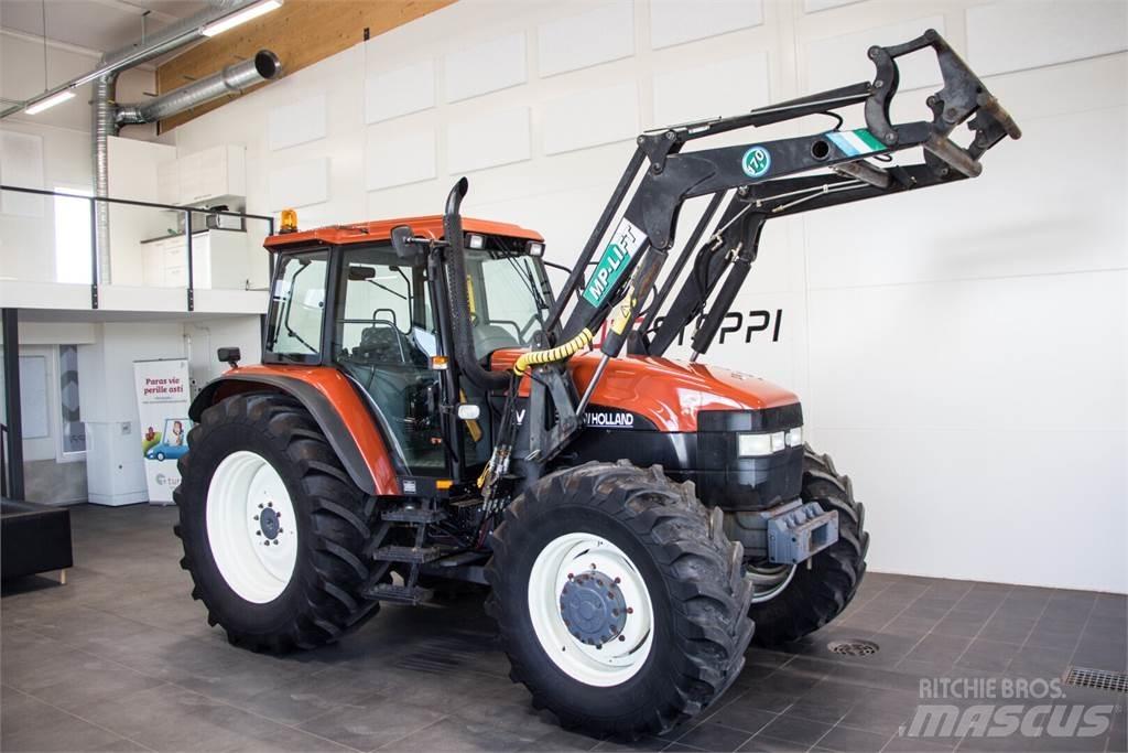 New Holland M135 トラクター